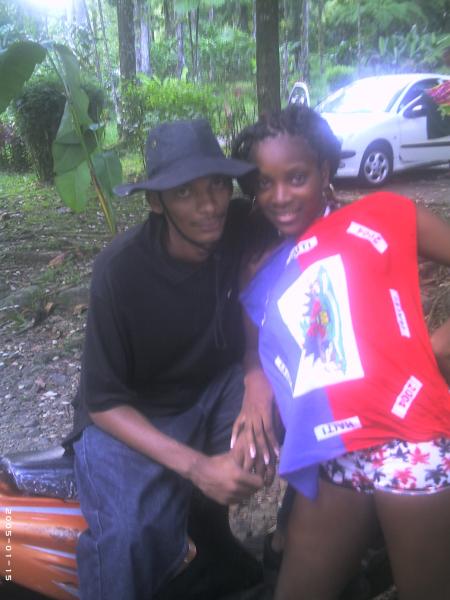 ------}ι|[Manu and me]|ι{------ 